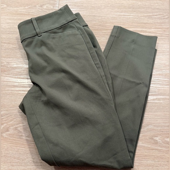 LOFT Pants - NWOT LOFT Sutton Skinny Ankle Petite